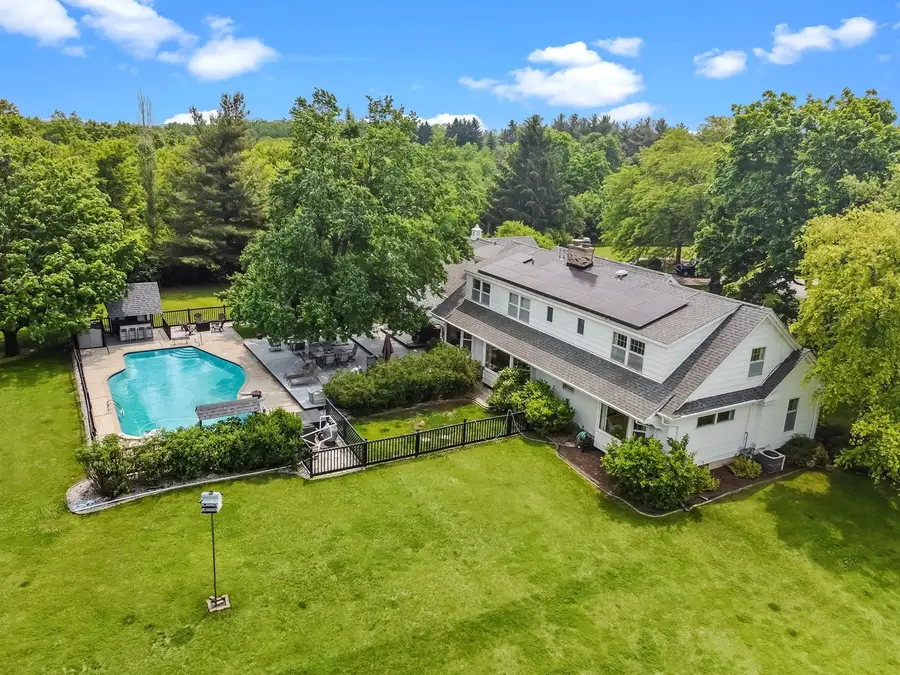 8612 Crystal Springs Road, Woodstock, IL 60098 - Image #2