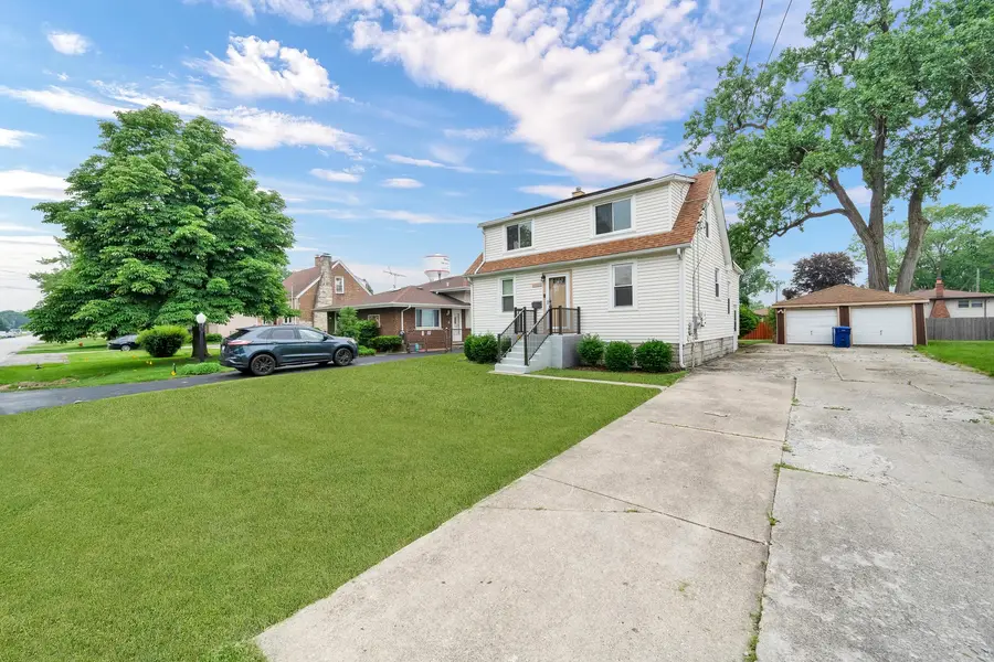 10910 S Natchez Avenue, Worth, IL 60482 - Image #2