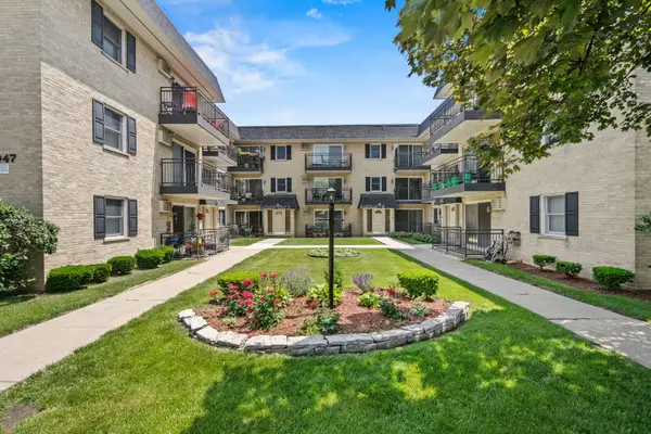 Address Withheld By Seller, Oak Park, IL 60302