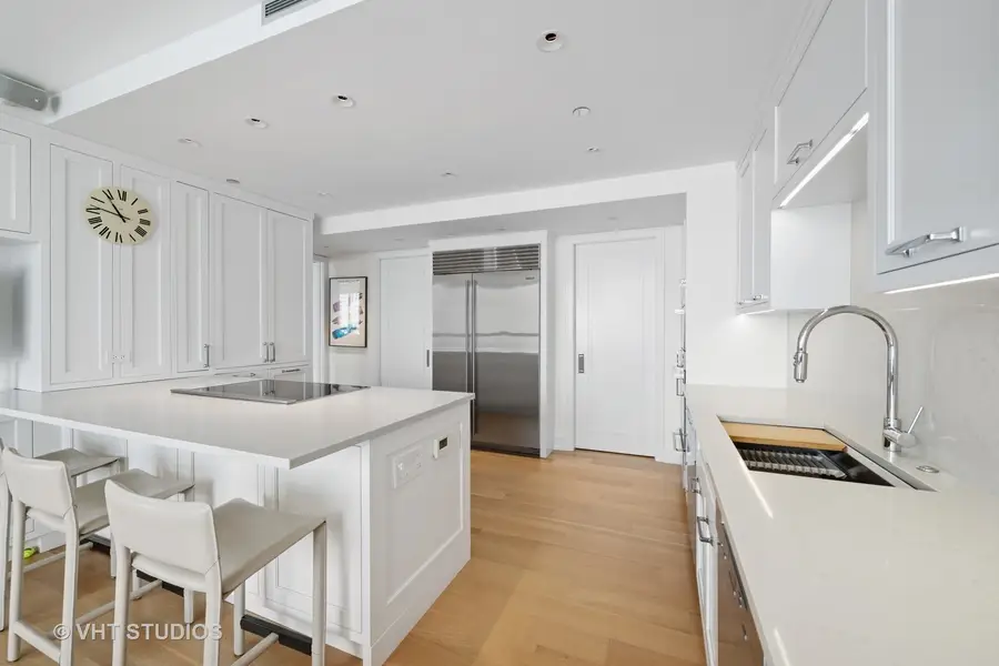 180 E Pearson Street #5201, Chicago, IL 60611 - Image #3