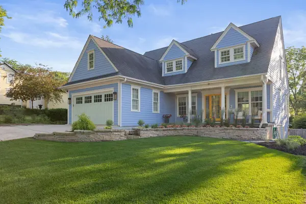 650 S Grove Avenue, Barrington, IL 60010