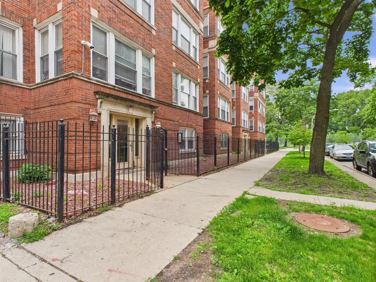 1729 E 67th Street #2E, Chicago, IL 60649 - Image #1