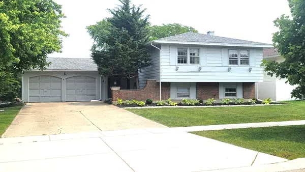 1360 Devonshire Lane, Hoffman Estates, IL 60169