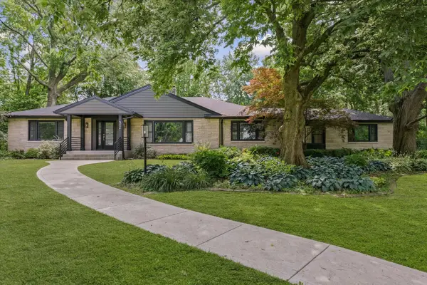 32 Greencroft Drive, Champaign, IL 61821