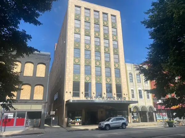 212 N Center Street #205, Bloomington, IL 61701