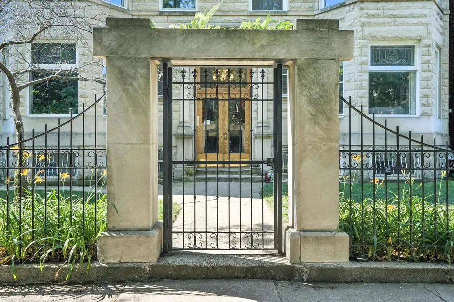 1431 W Cuyler Avenue #1S, Chicago, IL 60613 - Image #2
