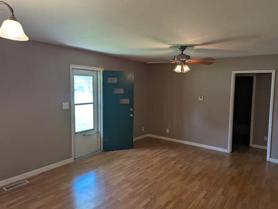 707 E Van Allen Street, Tuscola, IL 61953 - Image #3