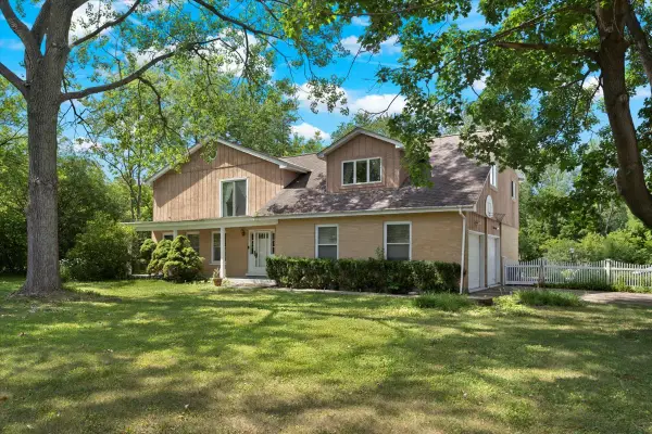 28442 W Main Street, Barrington, IL 60010