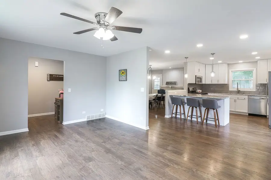 609 N Lyle Avenue, Elgin, IL 60123 - Image #3