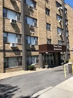 7854 S South Shore Drive #402, Chicago, IL 60649