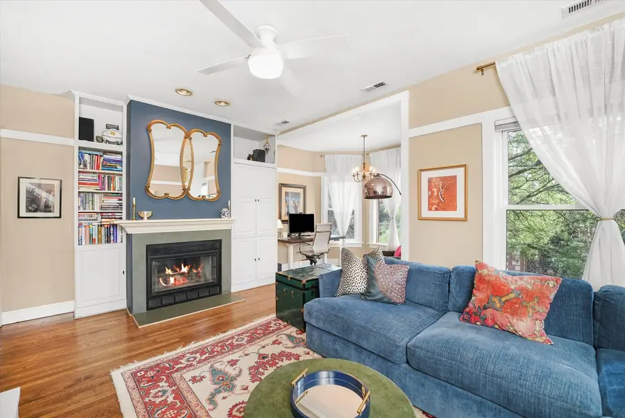 716 W Barry Avenue #3, Chicago, IL 60657 - #3