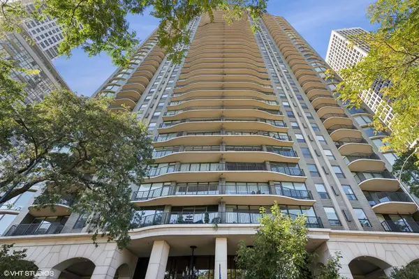 1040 N Lake Shore Drive #8B, Chicago, IL 60611