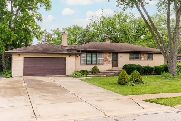 525 Bunning Drive, Downers Grove, IL 60516
