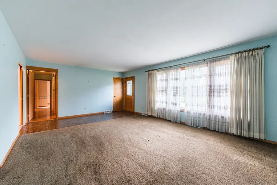 525 Bunning Drive, Downers Grove, IL 60516 - Image #3