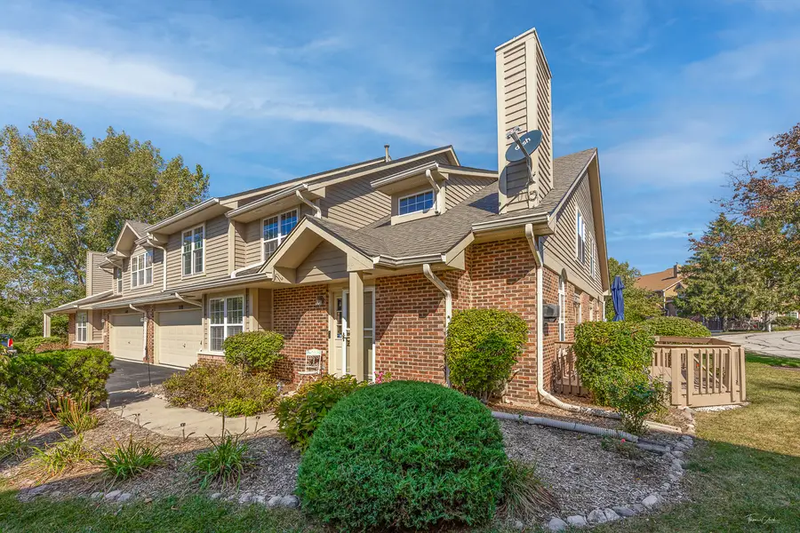 8020 Barrymore Drive, Darien, IL 60561 - Image #3