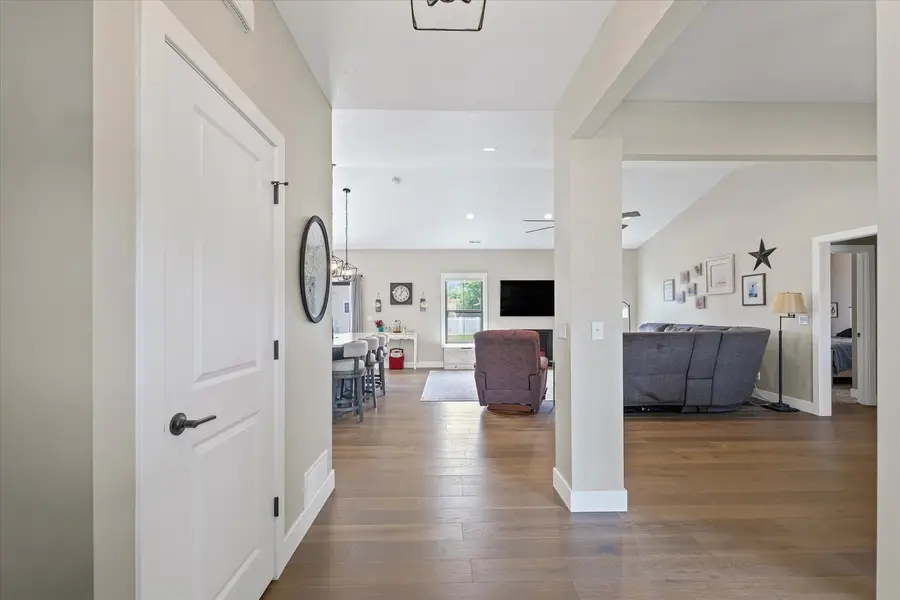 1807 E Fairfield Circle, Urbana, IL 61802 - Image #3