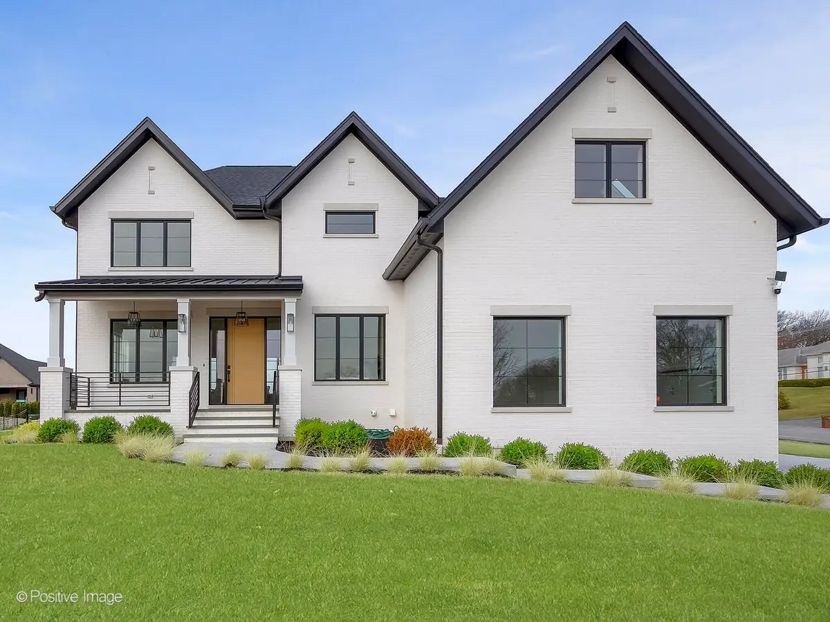 8302 Pleasant View Avenue, Willow Springs, IL 60480 - Image #1