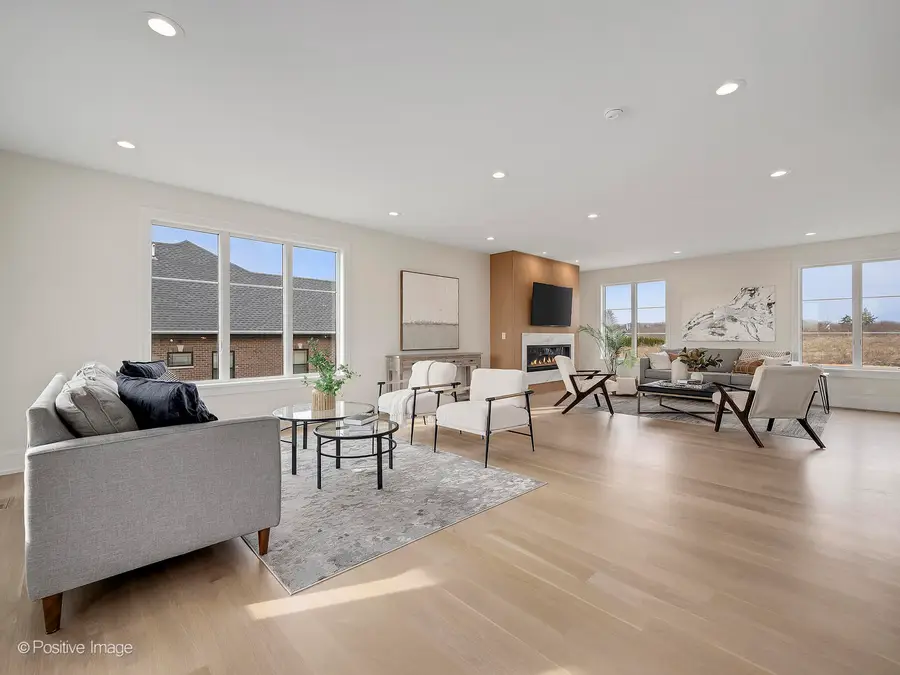 8302 Pleasant View Avenue, Willow Springs, IL 60480 - Image #3