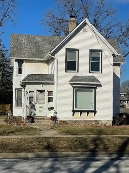 132 S Mchenry Avenue, Crystal Lake, IL 60014 - Image #1