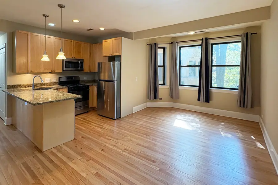 7635 1/2 N Greenview Avenue #1S, Chicago, IL 60626 - Image #2
