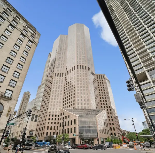 950 N Michigan Avenue #4904, Chicago, IL 60611