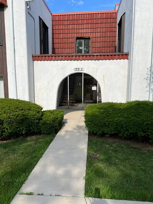 743 E Fullerton Avenue #103, Glendale Heights, IL 60139