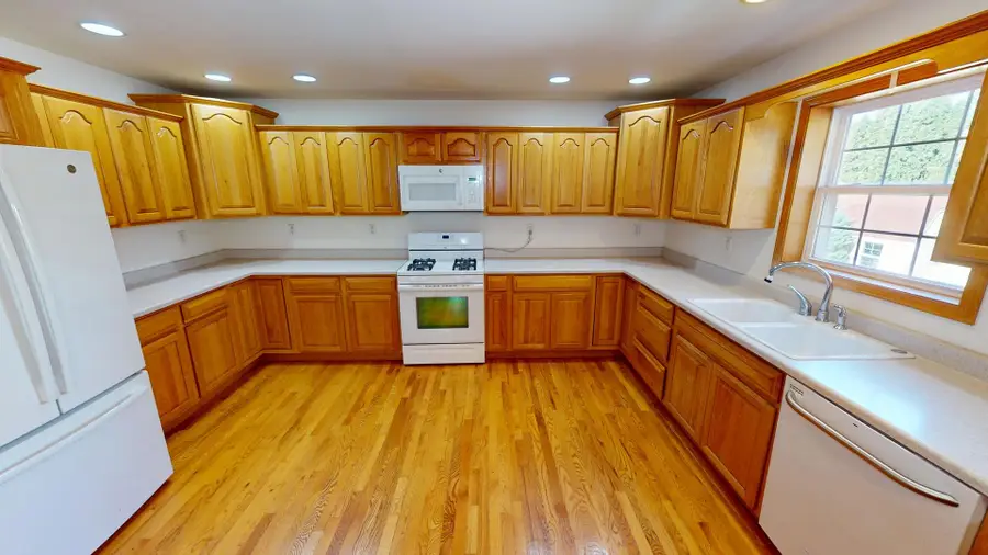 325 W Burlington Drive, Maple Park, IL 60151 - Image #2