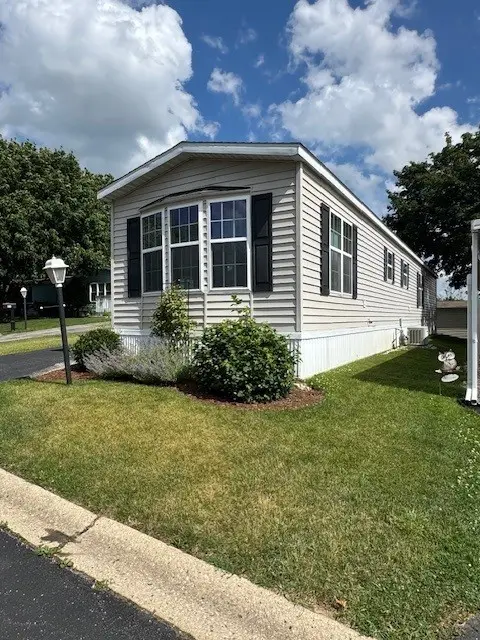 822 Oakbrook Drive, Crystal Lake, IL 60014 - Image #1