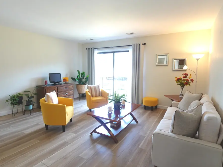 4917 W 109th Street #202, Oak Lawn, IL 60453 - Image #2