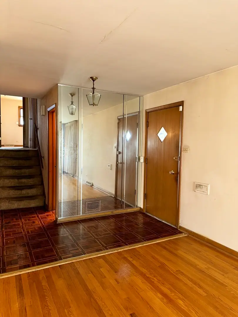 9108 S Euclid Avenue, Chicago, IL 60617 - Image #2