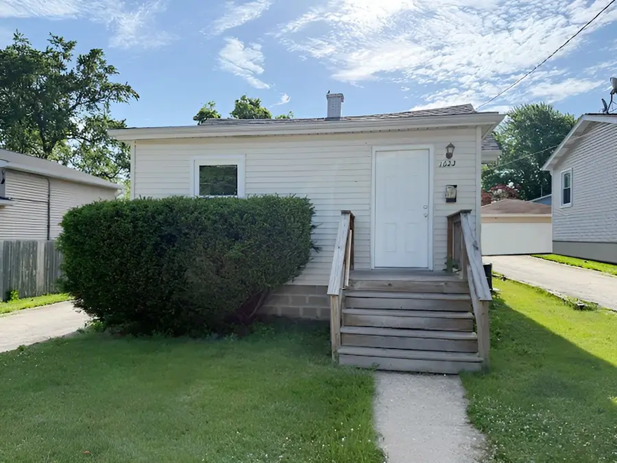 1023 N Elmwood Avenue, Waukegan, IL 60085 - Image #2