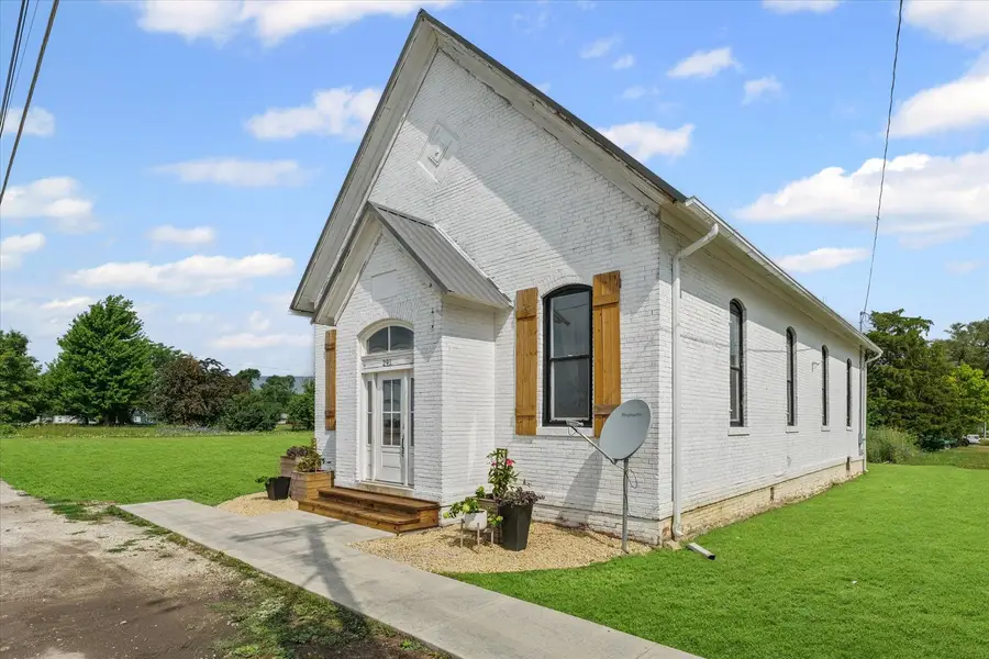 291 E Main Street, Wellington, IL 60973 - Image #2