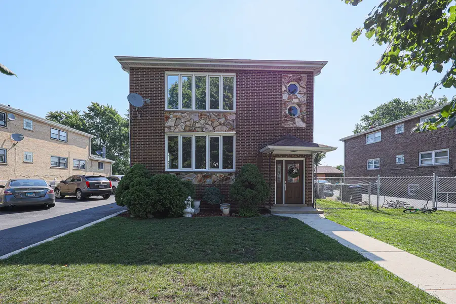 7549 Banks Street, Justice, IL 60458 - Image #2