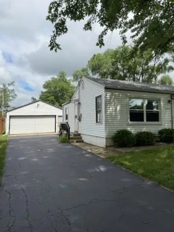 324 Elmwood Lane, Antioch, IL 60002