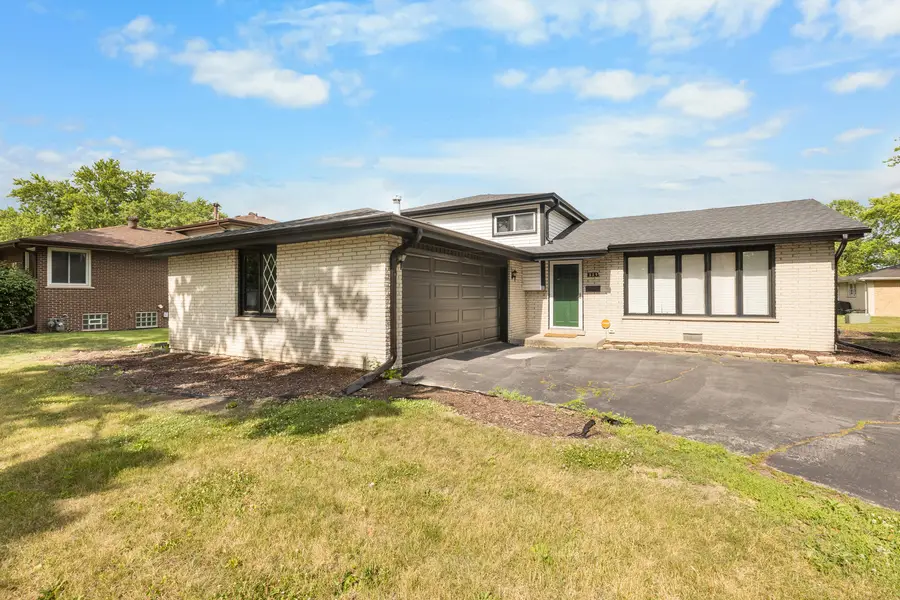 225 S Willow Street, Glenwood, IL 60425 - Image #2