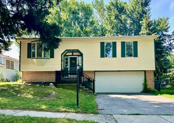 899 Carl Avenue, Elgin, IL 60120