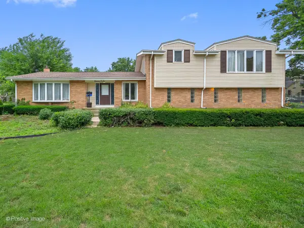 1106 E North Path, Wheaton, IL 60187