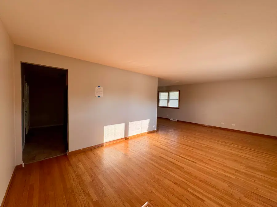 15542 S Park Avenue, South Holland, IL 60473 - Image #2