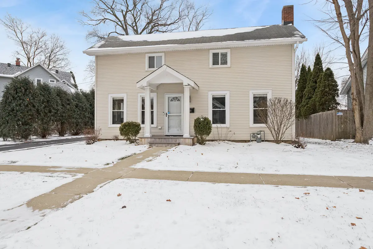 180 1 Street, Crystal Lake, IL 60014 - #1