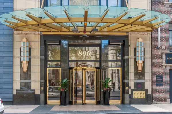 800 N Michigan Avenue #2502, Chicago, IL 60611