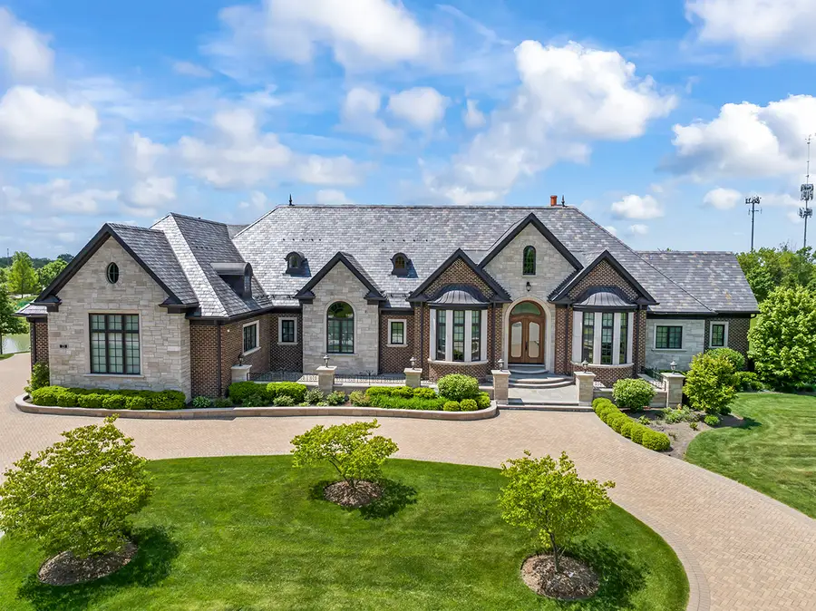 23 Enclave Court, South Barrington, IL 60010 - Image #2