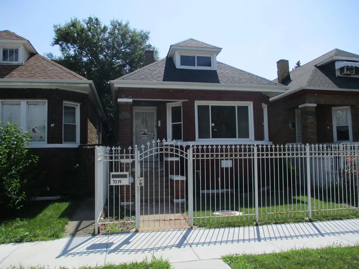 7319 S Claremont Avenue, Chicago, IL 60636 - Image #1