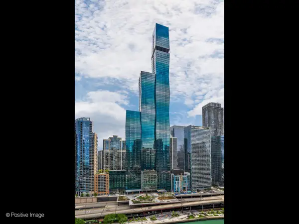 363 E Wacker Drive #2304, Chicago, IL 60601