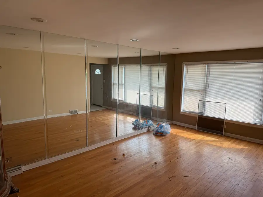 8114 S Anthony Avenue, Chicago, IL 60617 - Image #3