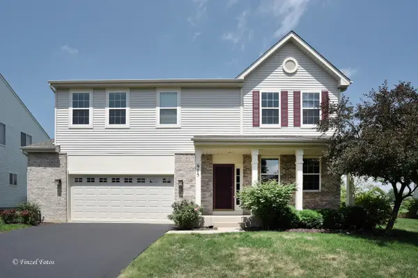 975 Valley Stream Drive, Pingree Grove, IL 60140