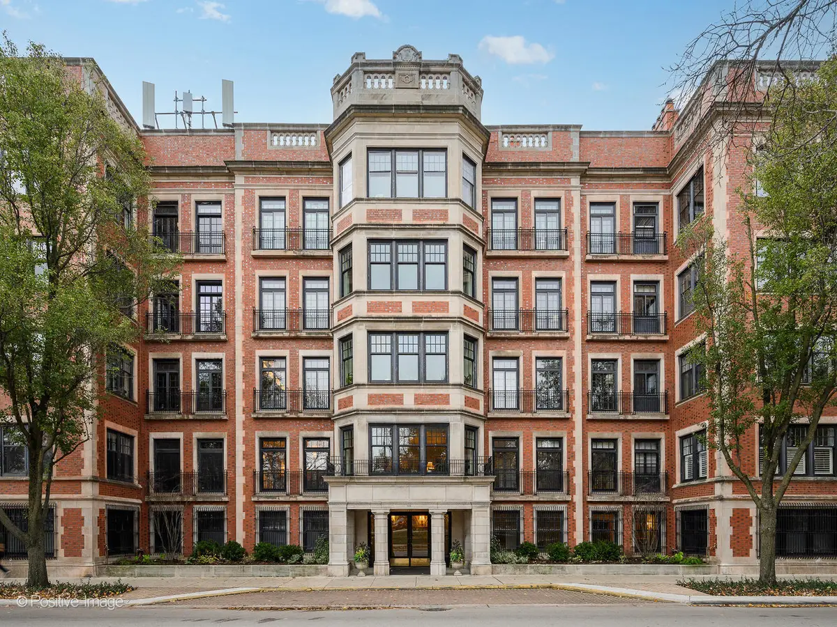 305 W Fullerton Parkway #4W, Chicago, IL 60614 - Image #1