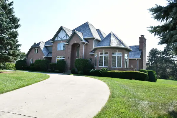 5 Harvest Glen Court, Hawthorn Woods, IL 60047