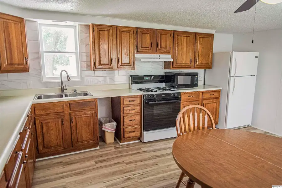 121 N Broad Street, Loraine, IL 62349 - Image #2