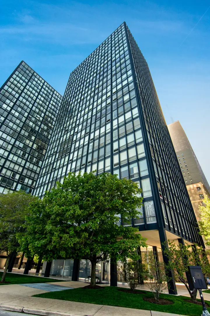 880 N Lake Shore Drive #17G, Chicago, IL 60611 - Image #1