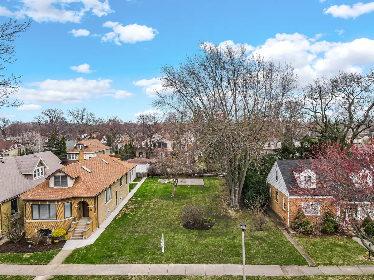 7825 Kolmar Avenue, Skokie, IL 60076 - Image #1
